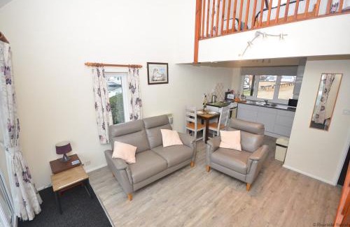 Hoveton House | Cavell - sleeps 2 people right in the heart of Wroxham on the Norfolk Broads