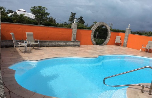 Somerset Village Apartment | “Cavello Bay” Charming Spacious 2-Bedroom Family Getaway with ocean views.