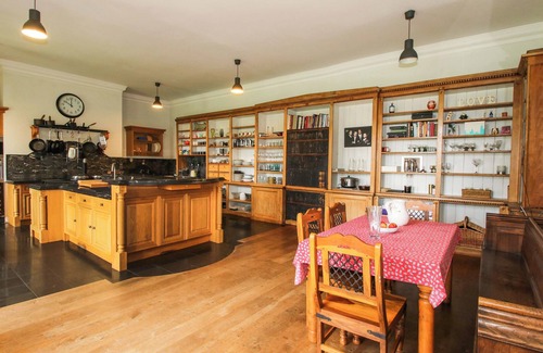 Caynham House | CAYNHAM COURT, pet friendly, luxury holiday cottage in Ludlow