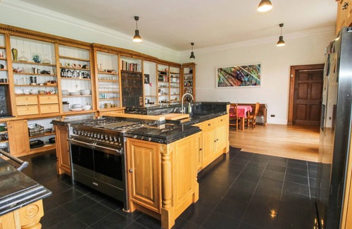 Caynham House | CAYNHAM COURT, pet friendly, luxury holiday cottage in Ludlow