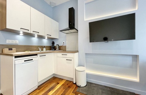 Quartier Chorier-Berriat Apartment | #CC Le Cadet 👨‍👩‍👦‍👦| Jean Jaurès | A, B and E tramway| T2 equipped