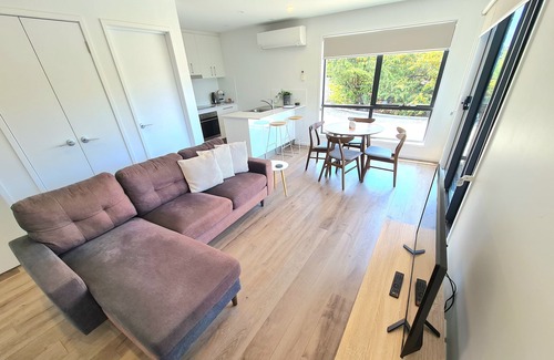 Blackmans Bay House | Cedar Cottages Blackmans Bay - Cinnamon Cottage