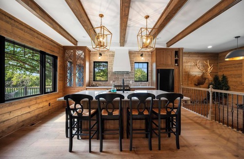 Elizabeth Cabin | Cedar Cove Cabin, Private Beach near Galena