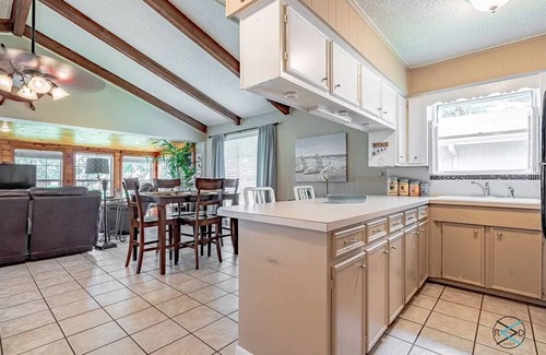 Gun Barrel City House | Cedar Creek Lake waterfront 3-bedroom 1.5 bath home - just steps to the water!