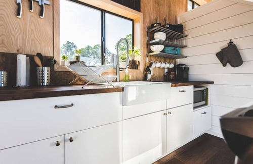 Dripping Springs Apartment | Cedar Hollow, Hill Country cabin w/ Loft & Light