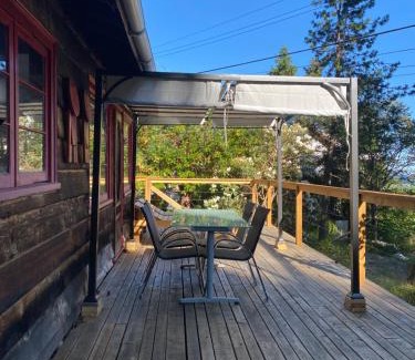 Roberts Creek House | Cedar House Ocean View & Access