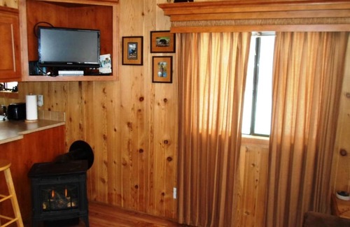 Tahoe Valley Resort | Cedar Pines Resort