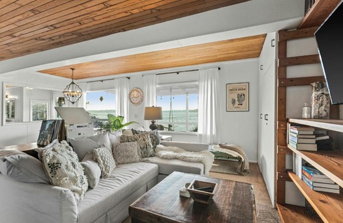 Tacoma House | Cedar & Sage