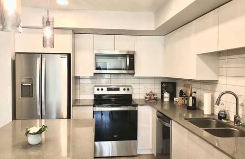 Regional District of Nanaimo Condo | Cedar Shore lakeside suite - new top-floor condo on the Nanaimo Long Lake.