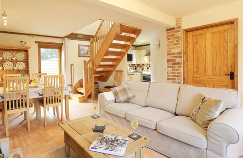 Bungay House | Cedar - Three Bedroom House, Sleeps 6