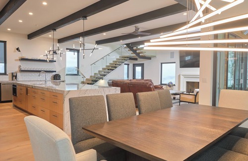 Rossland House | Cedar View: Luxurious 4-Bedroom Mountain Retreat Near Red Mountain Resort