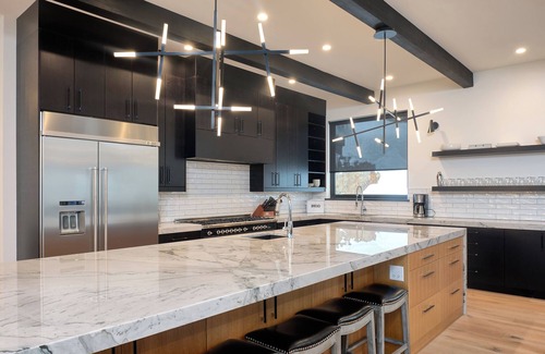 Rossland House | Cedar View: Luxurious 4-Bedroom Mountain Retreat Near Red Mountain Resort
