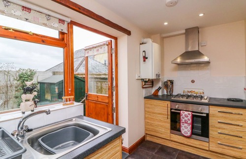 Broadwoodkelly Cottage | CEDARWOOD COTTAGE, pet friendly, country holiday cottage in Winkleigh