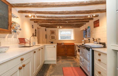 Pentre-Foelas Cottage | CEFN Y GADFA, pet friendly, character holiday cottage in Pentrefoelas
