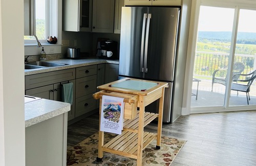 Woodstock Cottage | Celebration Cottage with Mountain Views in beautiful Shenandoah County, Virginia