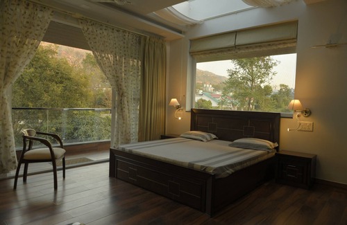 Bhimtal House | Celestial Rhapsody, Naukuchiatal by Alt Homes