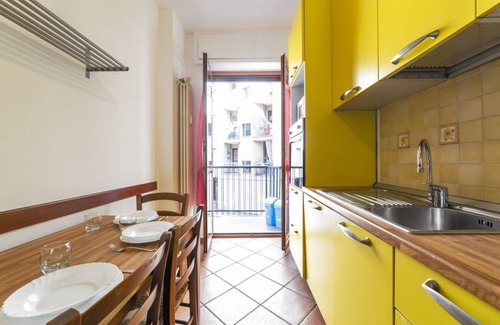 Bullona Apartment | Cenisio M5 Lovely apartment with balcony!