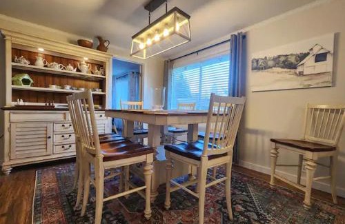 Arlington House | Centennial Trail Cottage