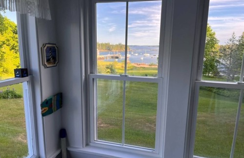 Brooklin House | CENTER HARBOR HOUSE-SLEEPS 6, SPACIOUS, BEAUTIFUL VIEW!