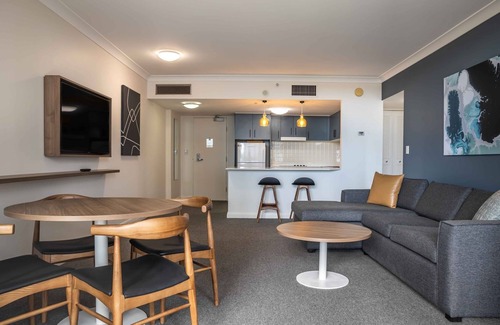 Chatswood Apartment | Central 1-Bed with Parking, Pool, Sauna & Gym