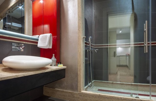 Gayrettepe Apartment | Central and Luxury Residence in Istanbul Besiktas