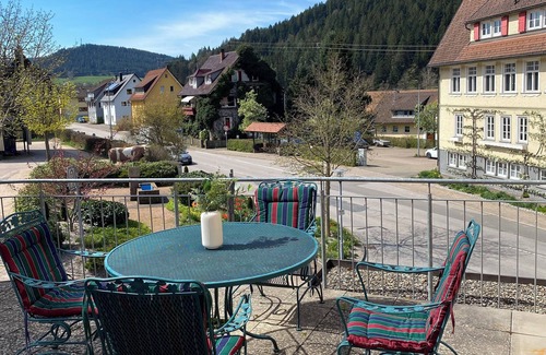 Klosterreichenbach Apartment | Central and modern apartment close to the hiking trails