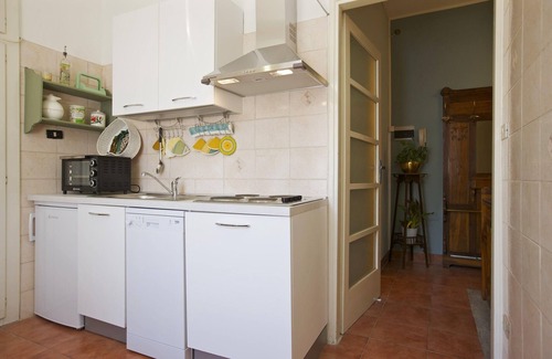 Cannero Riviera House | Central and quiet 3½-room corner house with 3 balconies and underground parking space