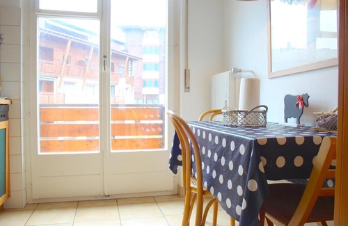 Noes Apartment | Central & Cozy | Residence A