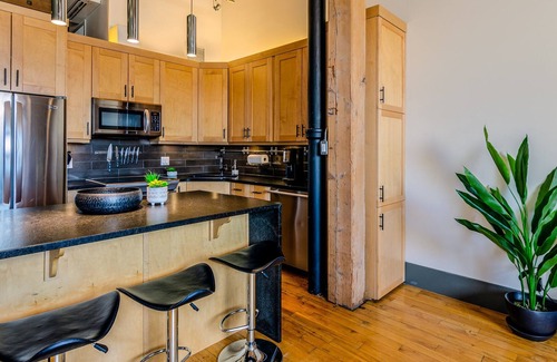 Downtown Edmonton Apartment | Central District J.D. Loft w/ AC, UG Parking