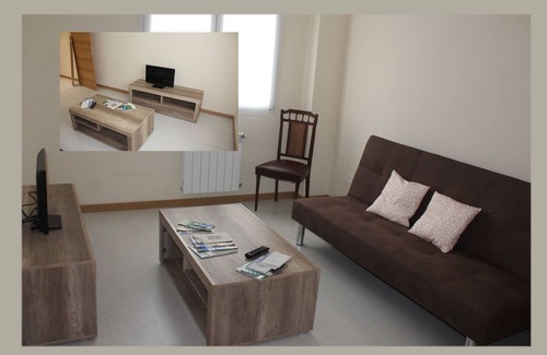 San Lazaro y Otero Apartment | Central Floor And Well Connected