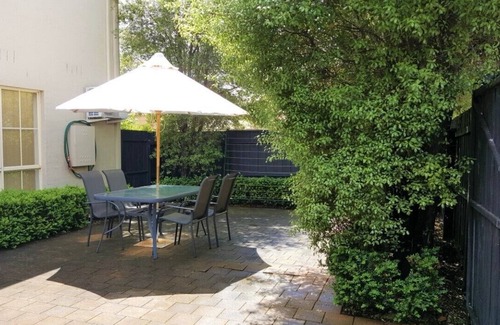 Geelong House | Central Geelong Townhouse/Long stays available