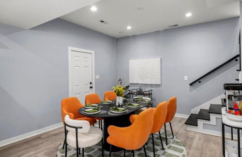 Windsor Park House | Central Indy 5BD - Pingpong - Outdoor Movie - BBQ
