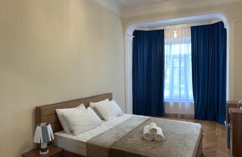 Sheki Apartment | Central ISr Baku apartment by Bakuapart