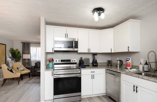 Huber Heights House | Central Location-Patio-Fenced Yard-Pet Friendly