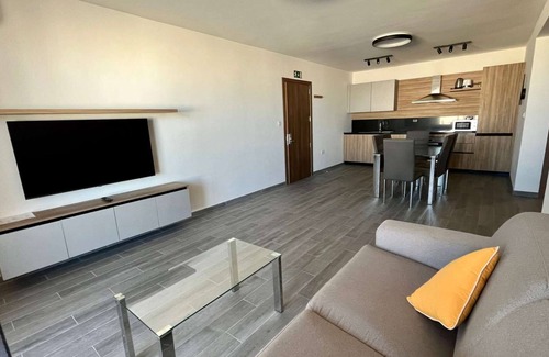 San Gwann Apartment | ★ Central LUX Apartment ★ w/POOL & 10m² terrace ➞