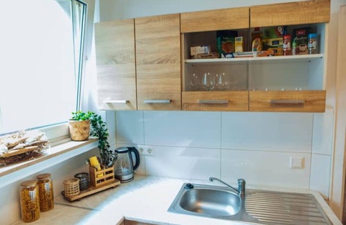 Huttrop Apartment | Central & Modern Wifi Netflix City up to 5 Person