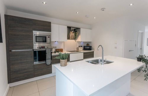 Gateshead House | Central Newcastle Retreat