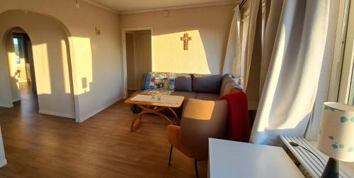 Almhult Apartment | Central och ljus 3-rumslägenhet i Älmhult