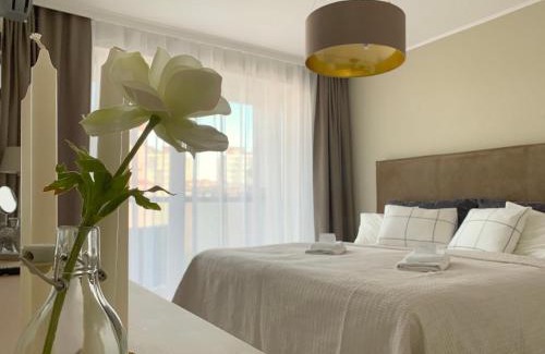 Nivy Apartment | Central Point by Zoom Apartments