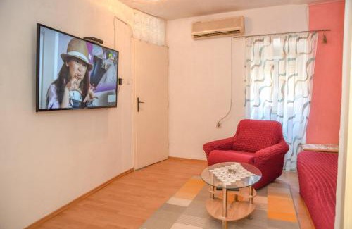 Komiza Apartment | Central sea view apartment