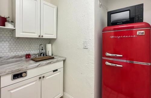 Coral Way Apartment | Central Studio 17
