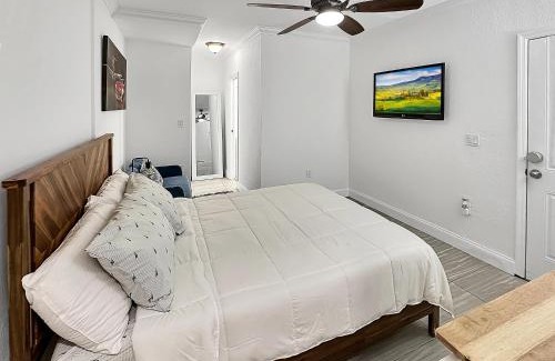 Coral Way Apartment | Central Studio 17