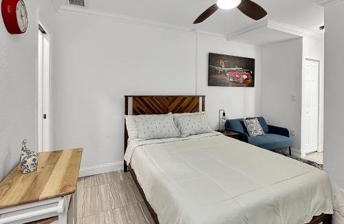 Coral Way Apartment | Central Studio 17