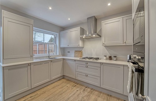 Coventry House | Central & Stylish | Garden & Parking