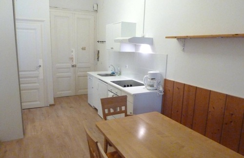 Roßau Apartment | Central three bedroom Apartment with garden view close to the ring huge free WiFi