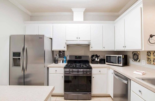 Mobile House | Central, Wonderful Porch & Yard! Hazel Hideaway