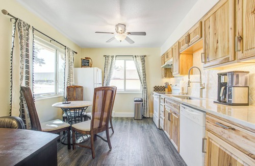 Cimarron Hills Apartment | Centrally Located with 180° Mountain Range Views