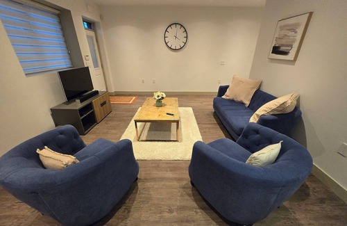 Burnaby Apartment | Centrally located 2 bedroom suite!
