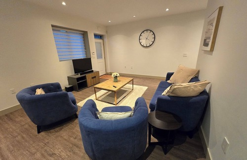 Burnaby Apartment | Centrally located 2 bedroom suite!