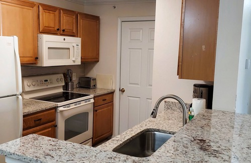 New Tampa Condo | Centrally located 2 Bedroom 1 Bath spacious condo